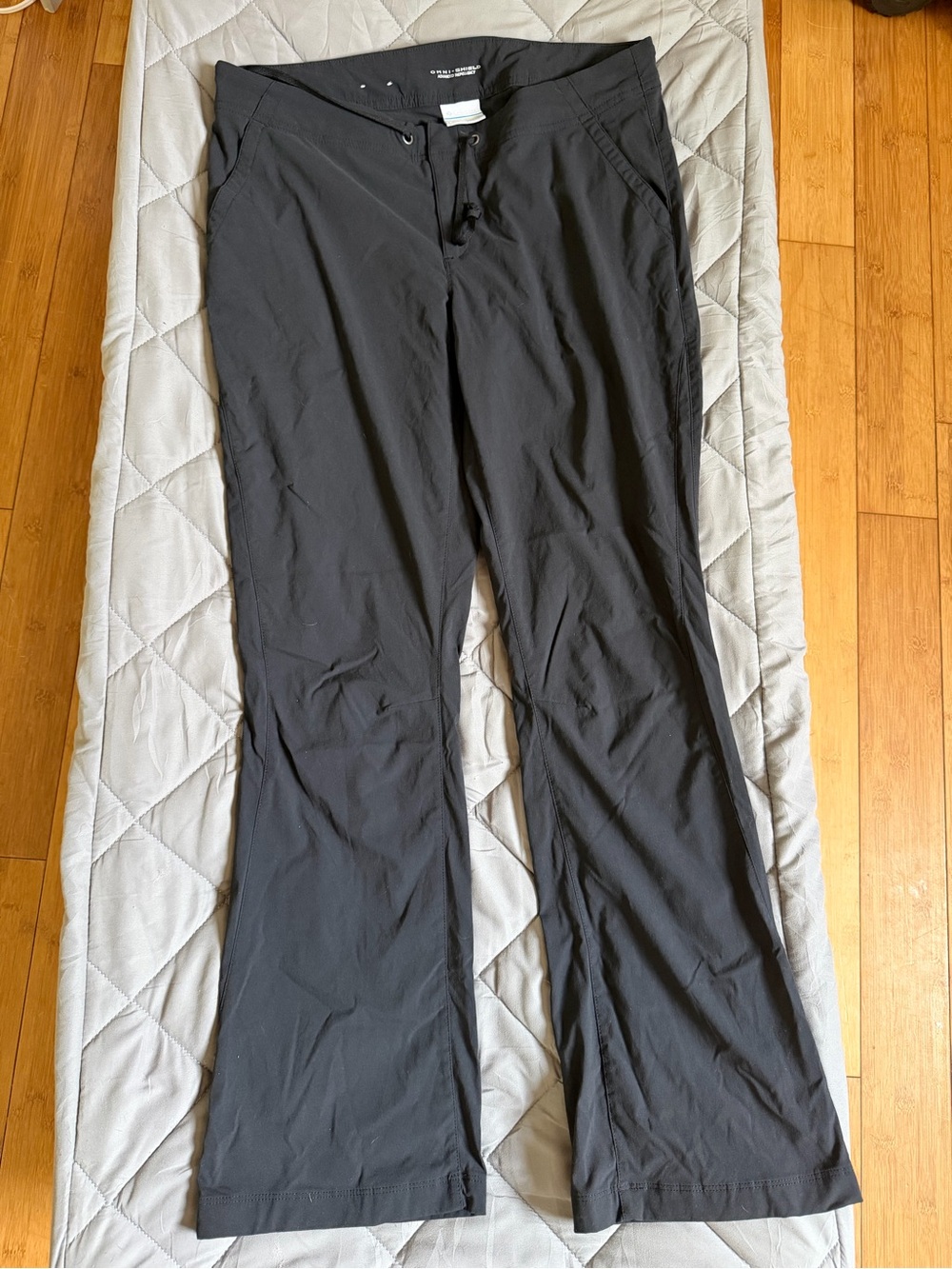 Columbia Women’s Size 14 Regular Omni-Shield Hiking Pants Black
